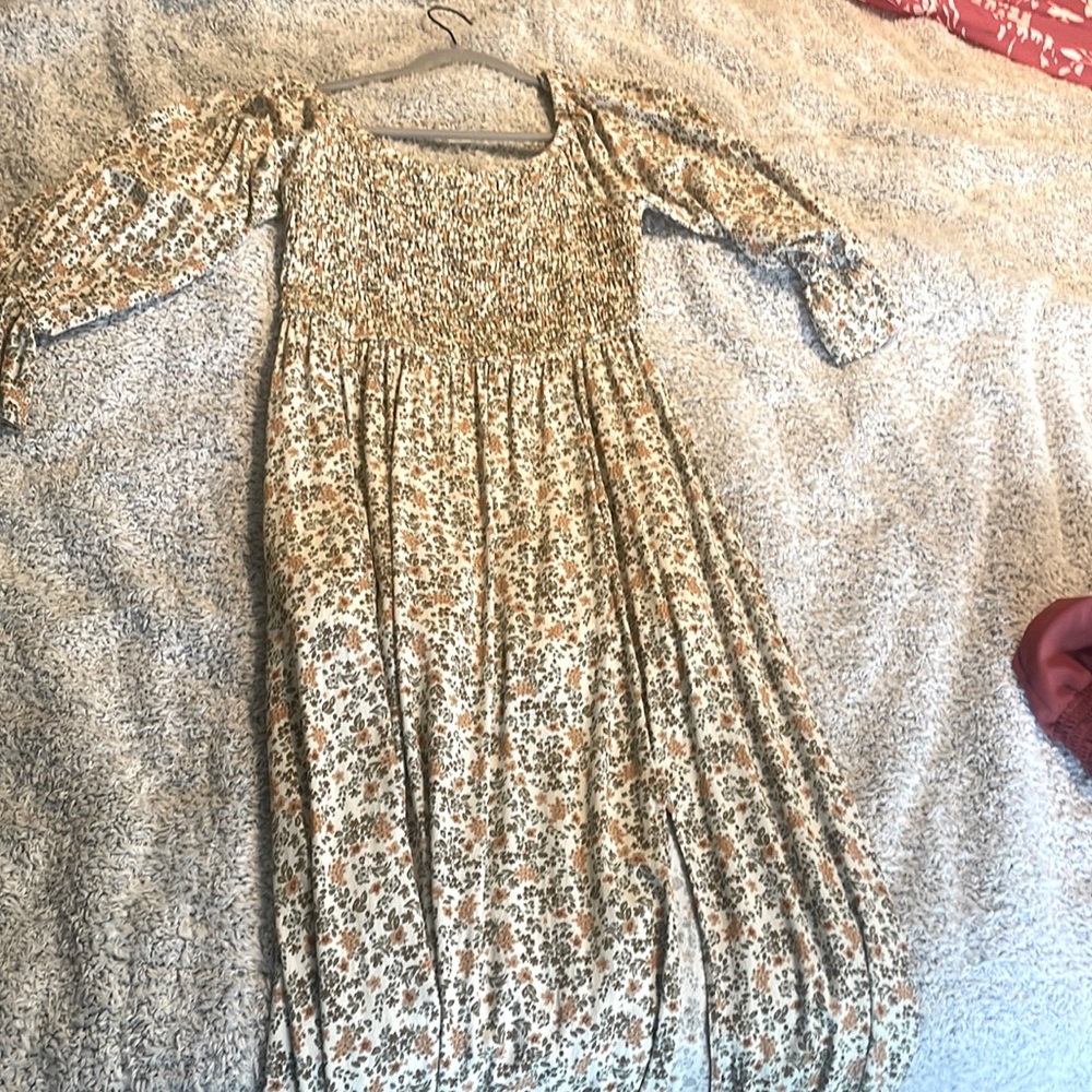 Hey guys! Selling my Vici dress originally was $80! It’s a size large for $40!